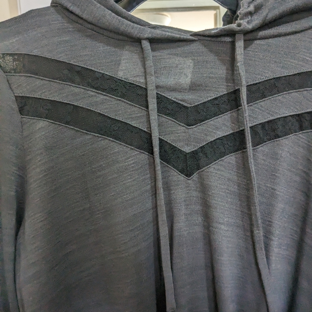Torrid Plus Size Super Soft Plush Lace Inset Hoodie Top - Size 0 - Picture 7 of 9